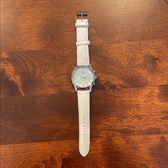 💯GUESS women’s Watch - Picture 3 of 8